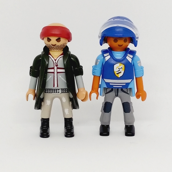Playmobil - Thief With Swat Team Member 2 Piece Set - Picture 1 of 8